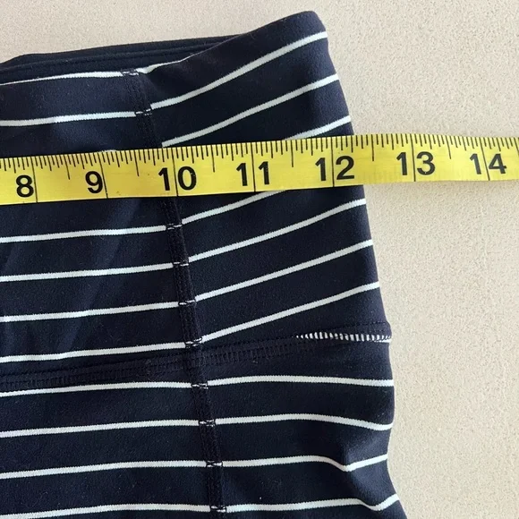Athleta Navy White Stripe Capri Leggings XS Nautical Yoga Gym Athleisure - Picture 7 of 9
